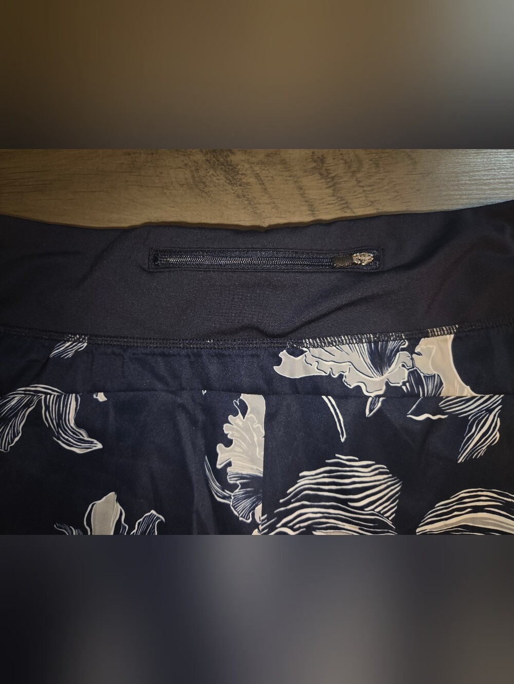 Athleta Navy Crop Shorts with White Botanical Print - Picture 5 of 5